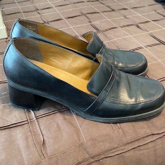 Naturalizer Thick Heeled Dress Shoe - Picture 4 of 6